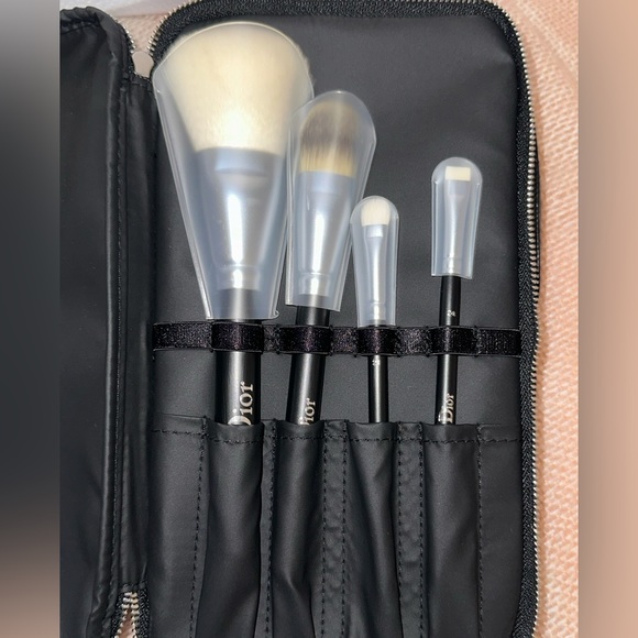 🔥🔥 New Christian Dior Limited Edition Backstage 4 Makeup Brush Set Vanity Bag - Picture 5 of 10